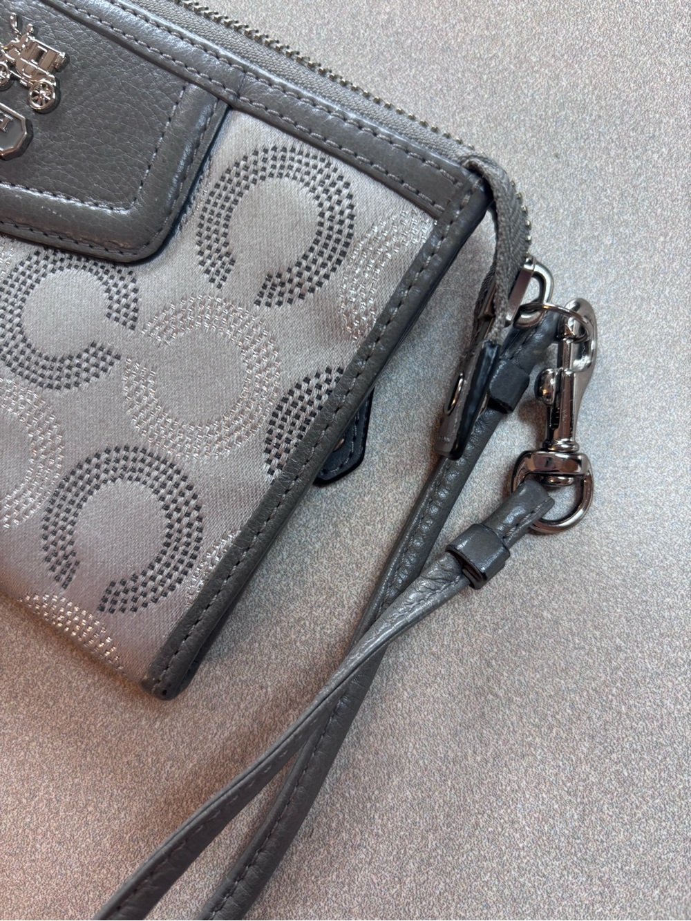 Coach Madison Gray Signature Wristlet Wallet - Picture 4 of 7